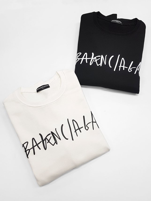 Read more about the article 발렌시아가 커시브 로고 맨투맨