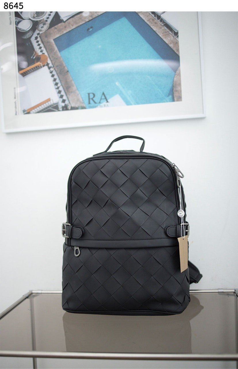 Read more about the article #보테가베네타 [BOTTEGA VENETA] 수입고급 보테가베네타 인트레치아토 빅위빙 벨트 백팩