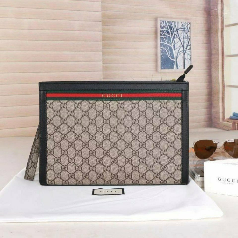 Read more about the article 구찌 파우치 클러치백 (가방)