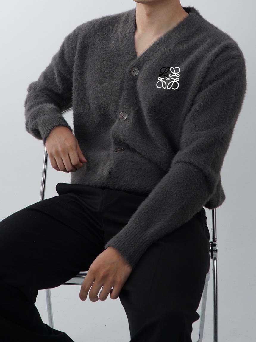 Read more about the article 로에베 투톤 애너그램 앙고라 가디건