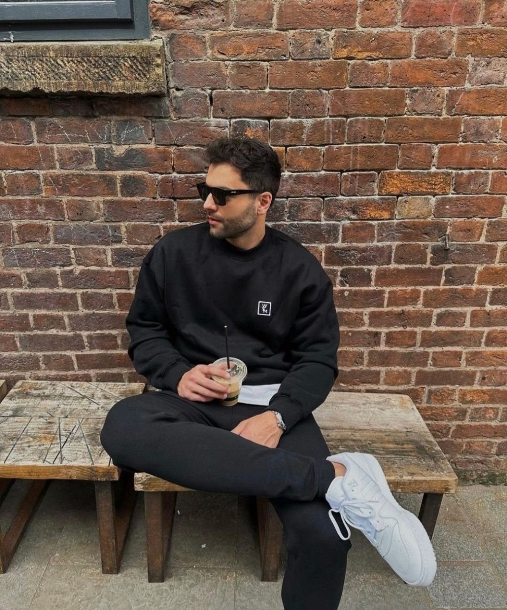 Read more about the article 우영미 백로고 맨투맨