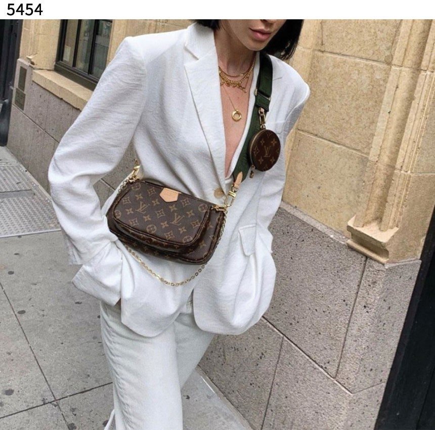 Read more about the article #루이비통 [LOUIS VUITTON] 수입프리미엄급 멀티 포쉐트 악세수아 신상 재입고💢