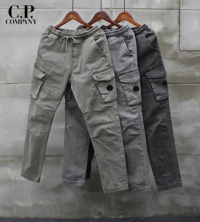 Read more about the article CP컴퍼니 워싱 카고 절개 팬츠 (바지)