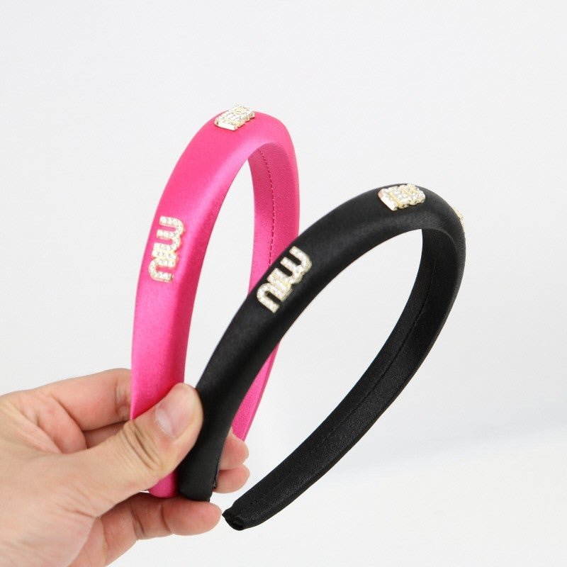 You are currently viewing 👹미우미우 2종 머리띠 세트 M001수입최고급👹