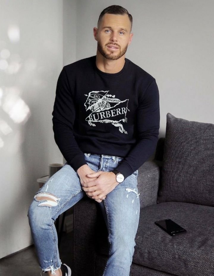 Read more about the article 버버리 크루즈 맨투맨