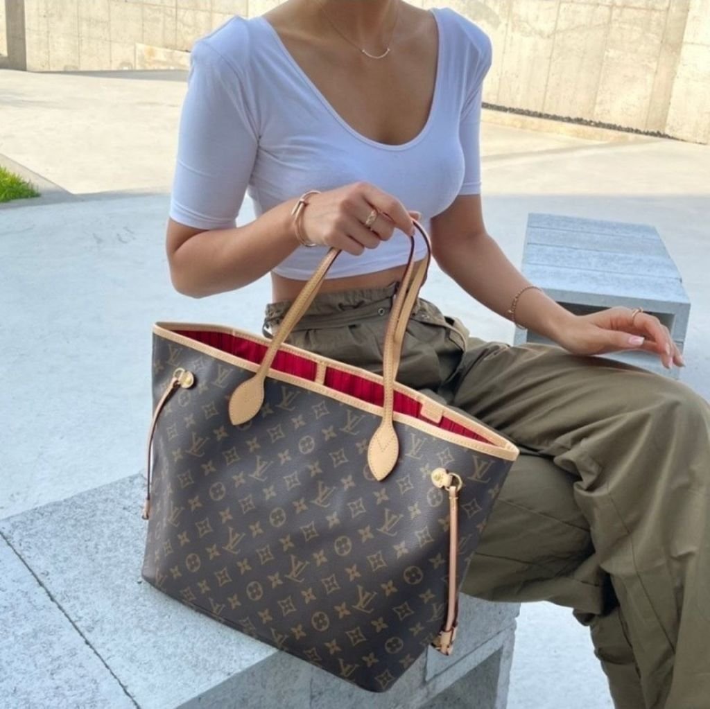 Read more about the article 루이비통 네버풀 모노 가방