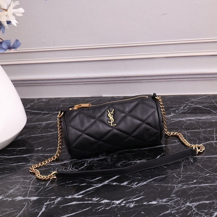 Read more about the article 입생로랑 3-13 SADE 체인백 (가방)