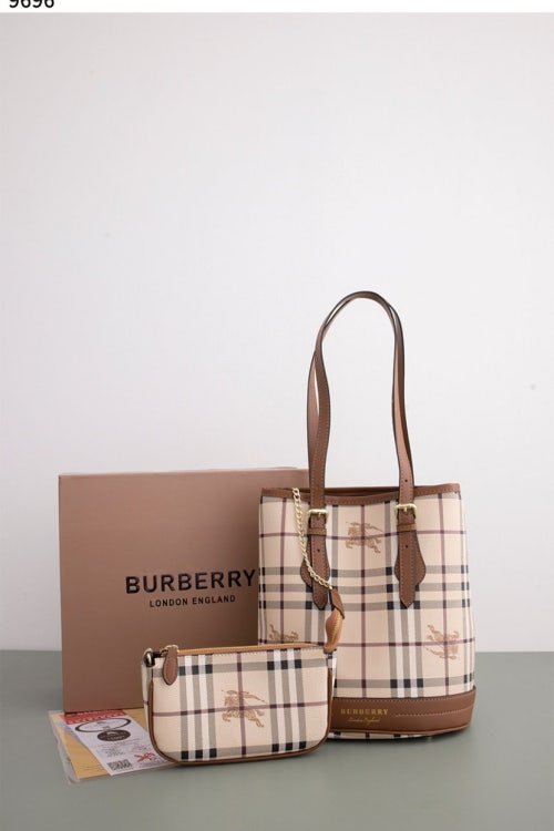 Read more about the article #버버리 파우치 셋 버버리 버킷 토트 백 신상💢  #9696