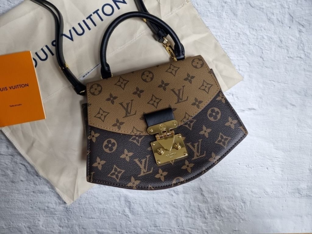 Read more about the article 루이비통 틸시트 가방