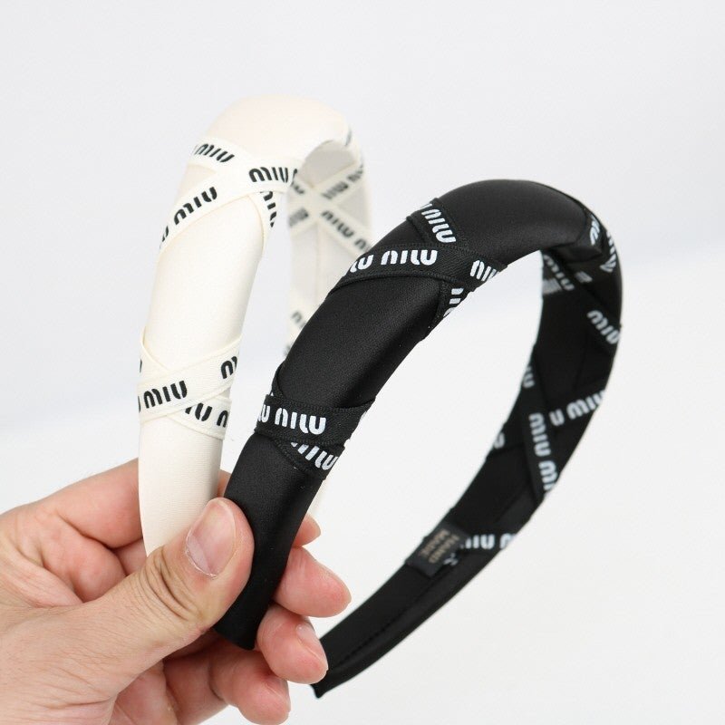 You are currently viewing 👹미우미우 2종 머리띠 세트 M002 수입최고급👹