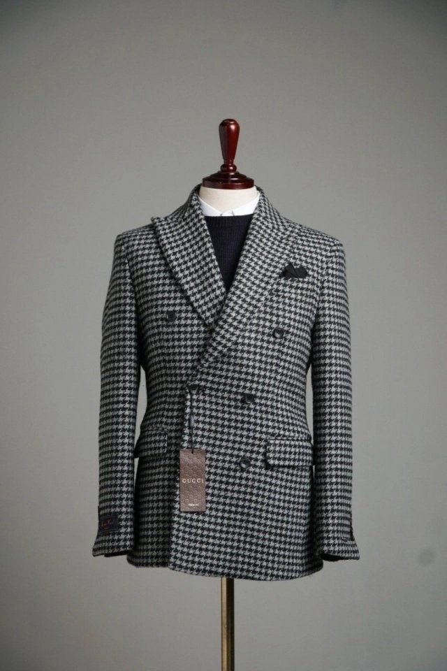 Read more about the article 구찌 프리미엄 하운드 투스 울 더블 자켓 블랙