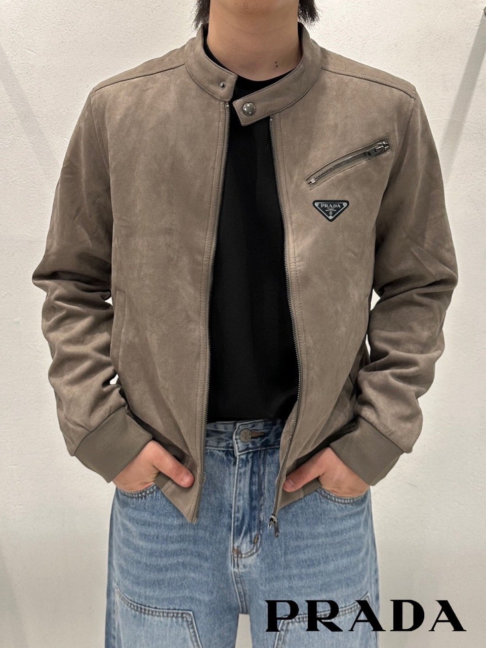 Read more about the article 프라다 차이나 스웨이드 자켓