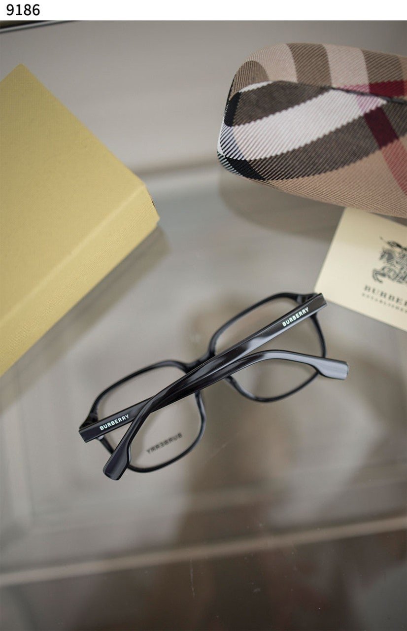 Read more about the article #버버리 [BURBERRY] 수입고급 로고 디테일 스퀘어 안경 프레임 신상입고💢 #안경 #9186