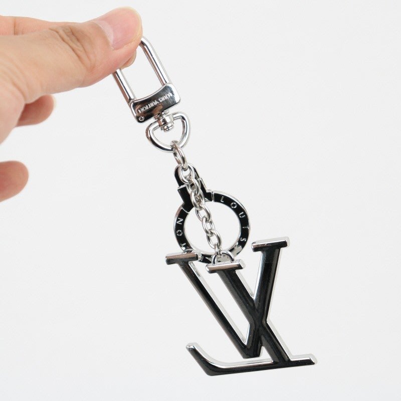 You are currently viewing 👹루이비통 MP2710 백참 & 키홀더 수입최고급👹