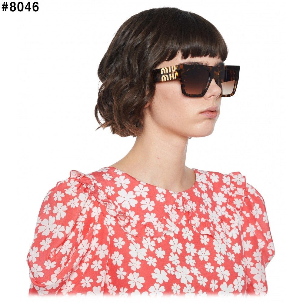 Read more about the article 🍀 [MIUMIU] 미우미우 글림스 그라디언트 시에나 선글라스 🍀#8046