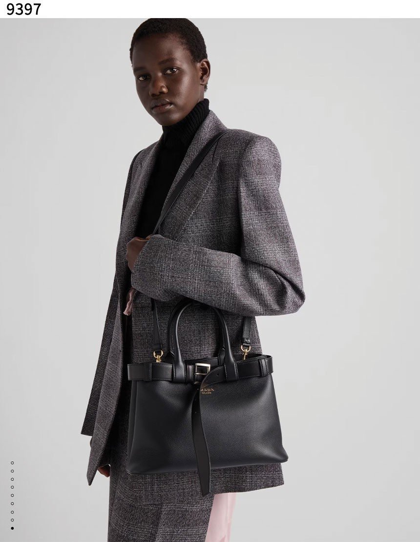 Read more about the article #프라다 [PRADA] 수입고급 Prada Buckle small leather handbag with belt 신상입고💢 #태그 #가방 #9397