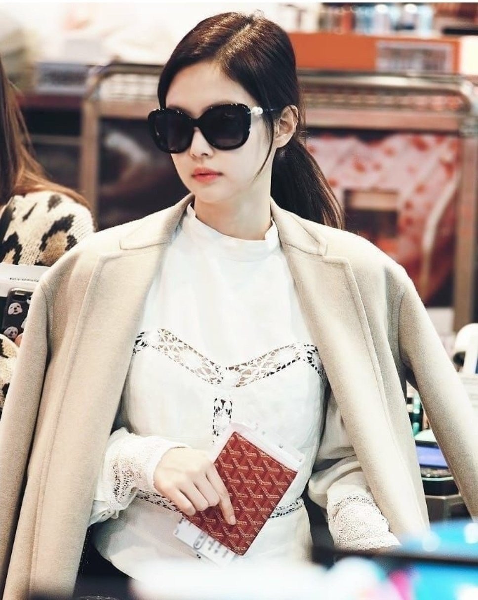 Read more about the article 샤넬 진주 제니 선글라스