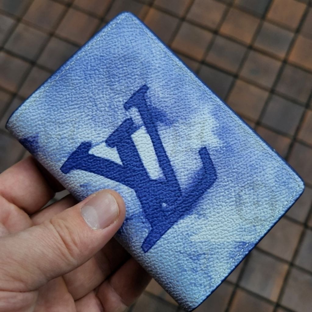 Read more about the article 루이비통 442 포켓 오거나이저 지갑