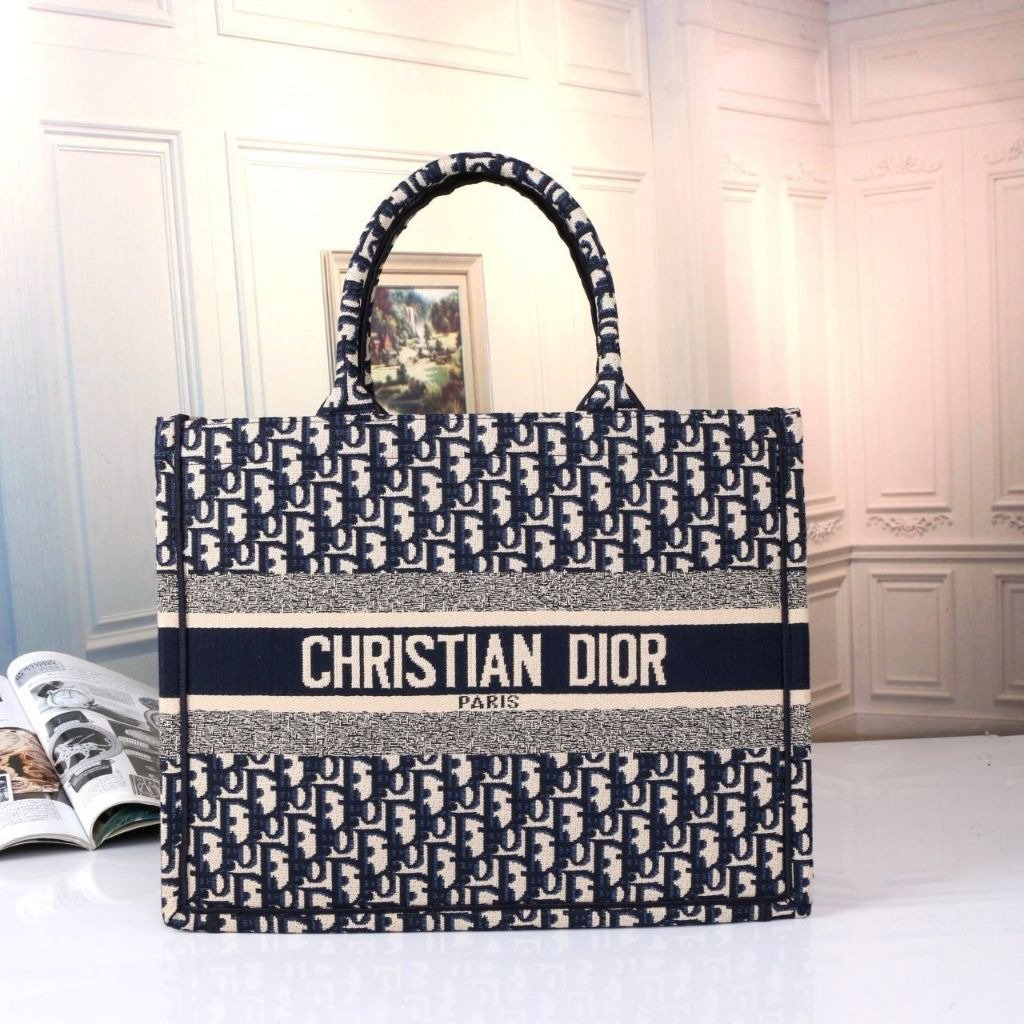 You are currently viewing 디올 오블리크 북토트백 네이비 (가방)