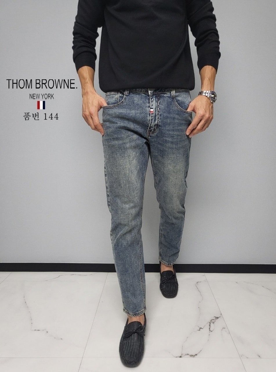 Read more about the article 톰브라운 인디고 워싱 데님 청바지