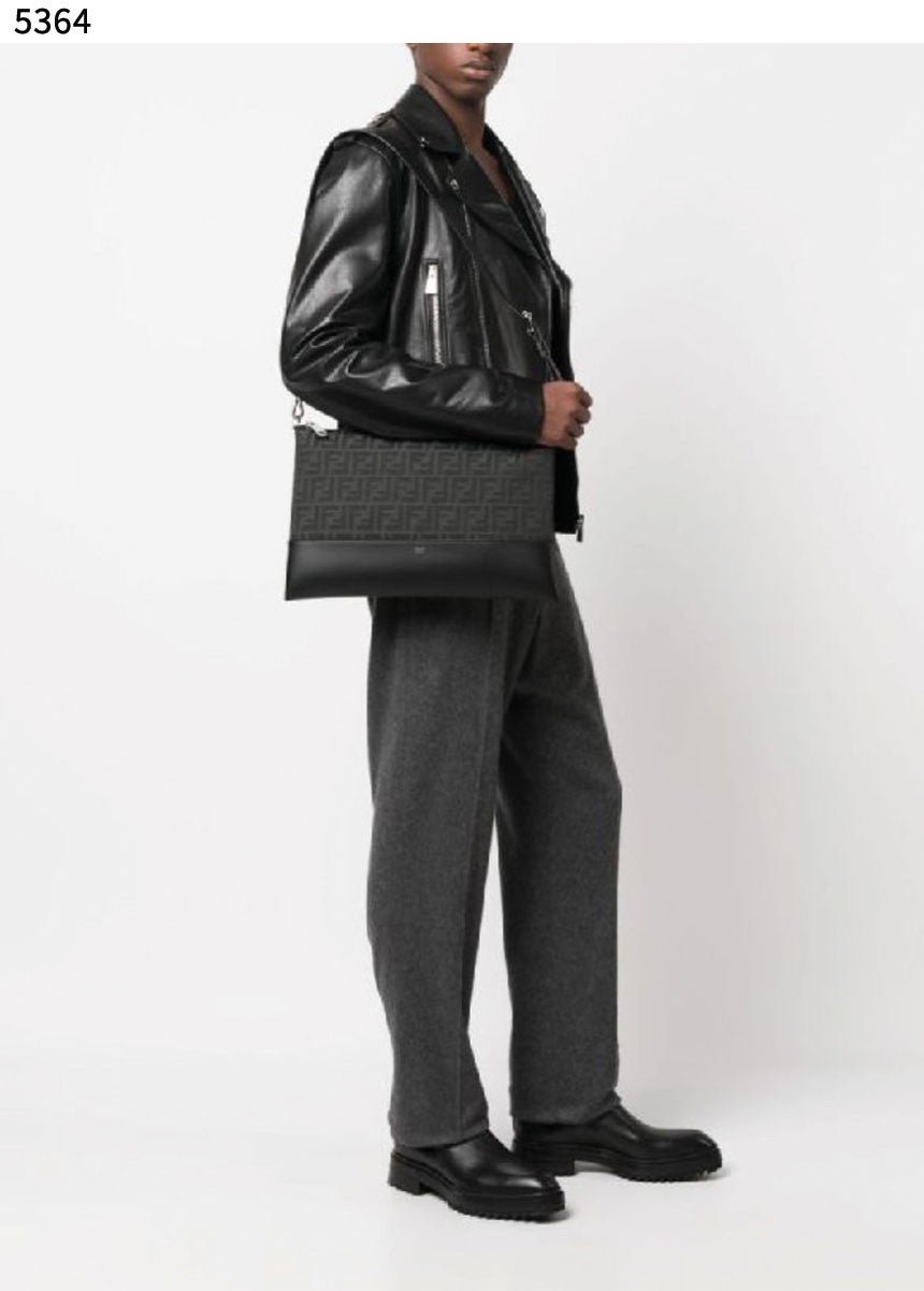 Read more about the article #펜디 [FENDI] 수입프리미엄급 FF 캔버스 플랫 크로스백 신상입고💢 #태그 #가방 #5364