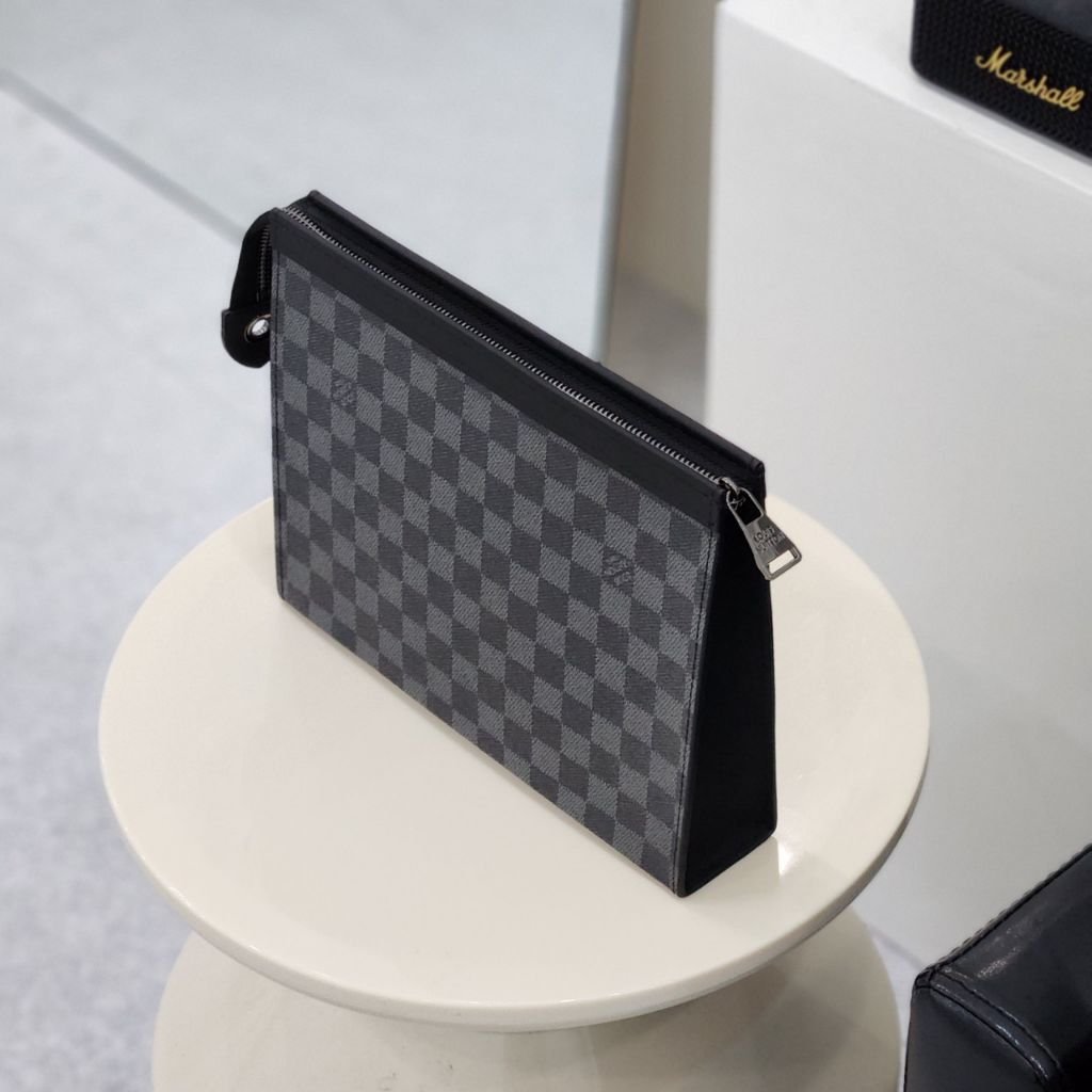 Read more about the article 루이비통 324 포쉐트 클러치백 (가방)