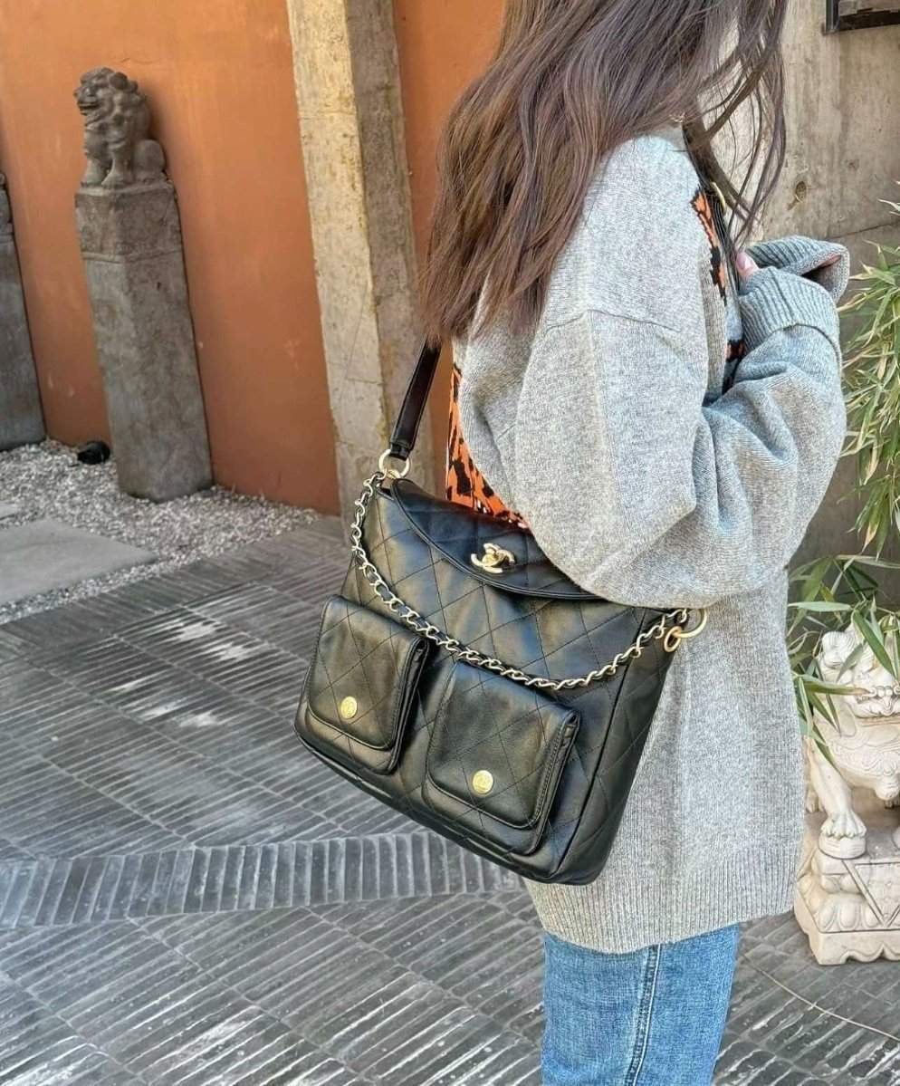 Read more about the article 샤넬 투포켓 숄더백 (가방)