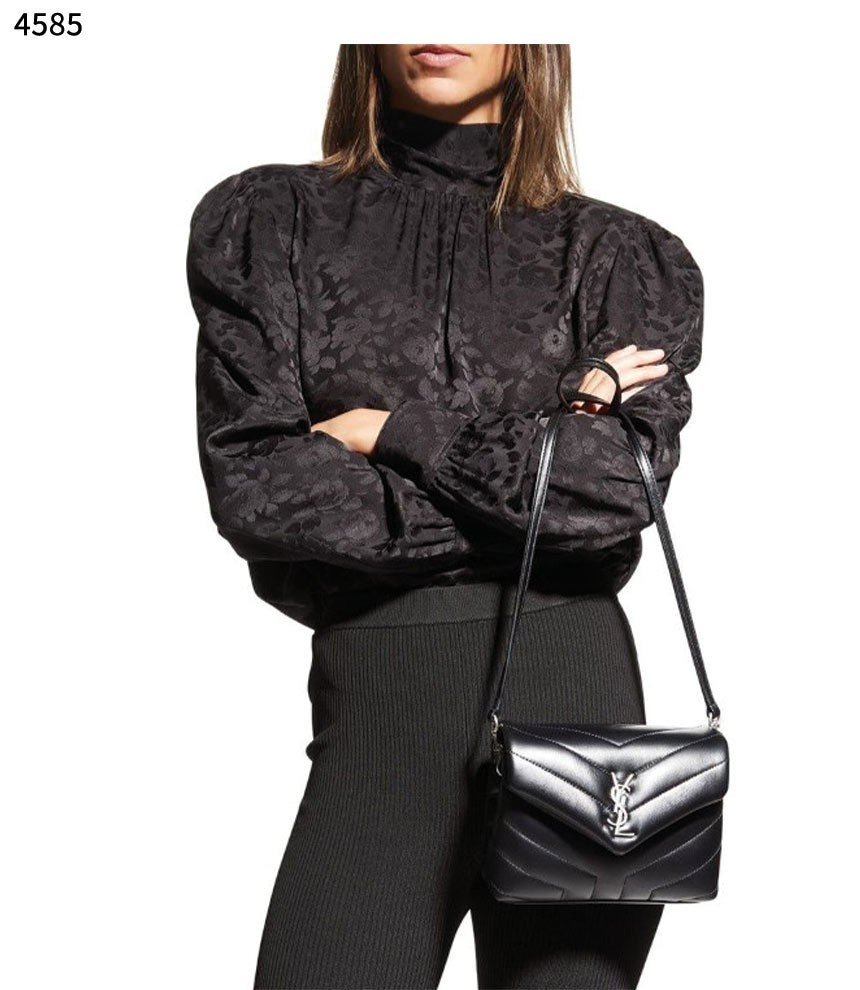 Read more about the article #입생로랑 [YSL] 수입프리미엄급 생로랑 Y 퀼트 처리된 가죽 소재의 루루 토이백 신상 입고💢 #태그 #가방 #4585