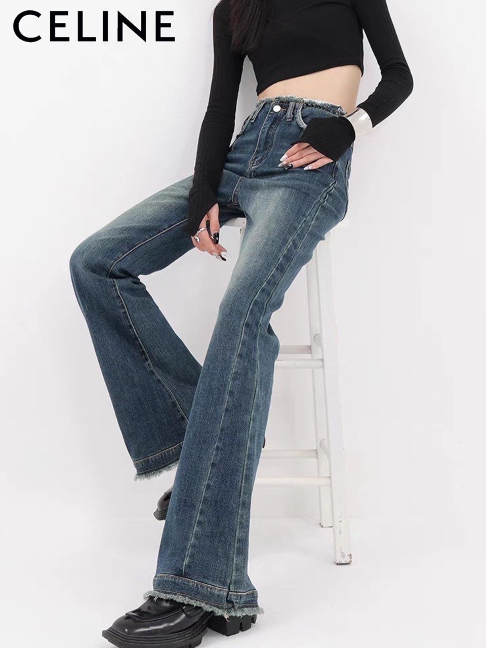 Read more about the article 셀린느 여성 트리오페 데끼 부츠컷 청바지
