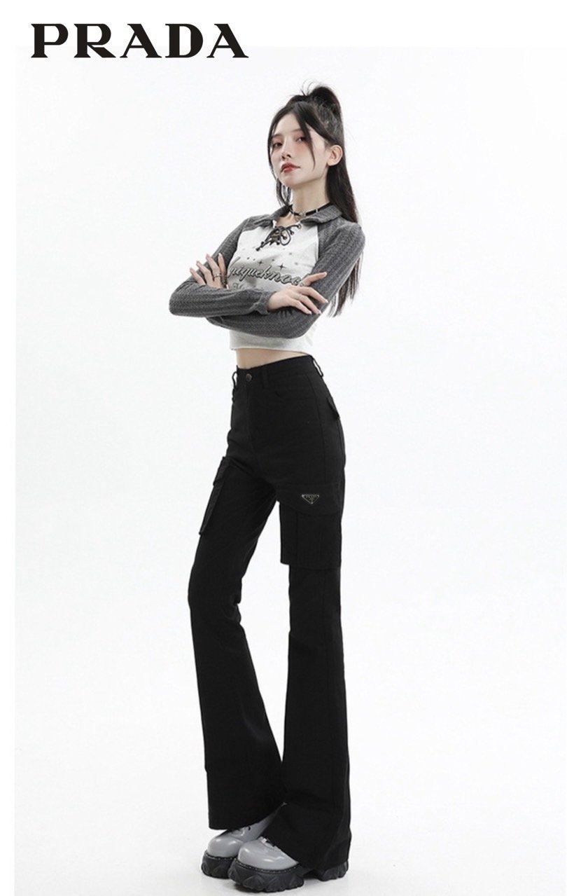 Read more about the article 프라다 여성 플레이트 카고 부츠컷 팬츠 (바지)