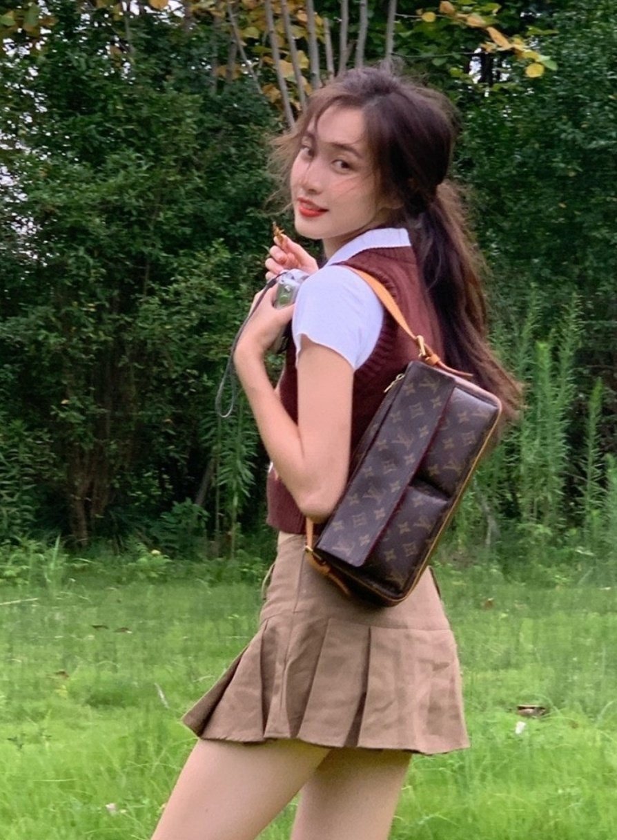 Read more about the article 루이비통 비바시테 숄더백 (가방)