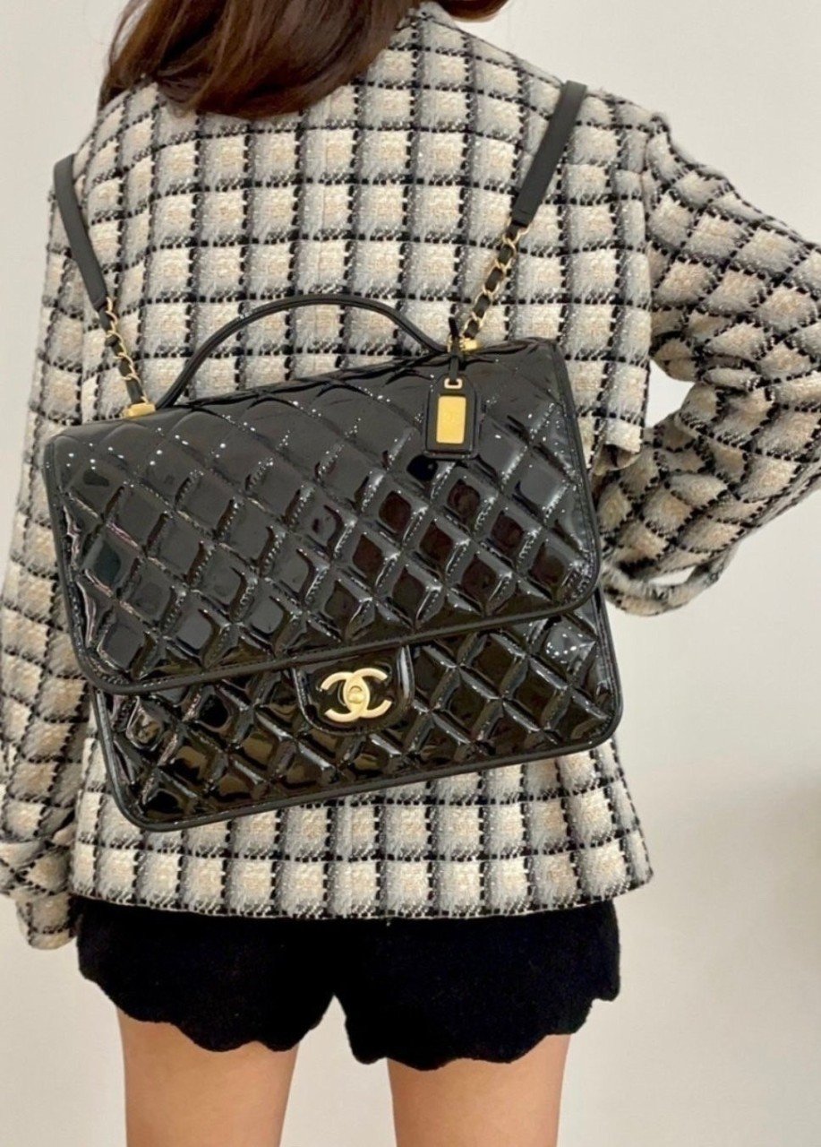 Read more about the article 샤넬 스쿨 메모리 백팩 (가방)