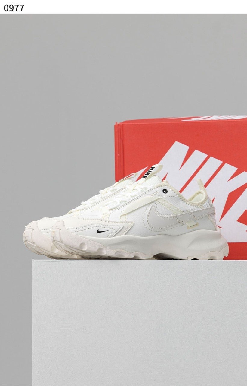 You are currently viewing #나이키 [NIKE] 수입고급 해외판 TC7900 써밋화이트 세일💢💢💢 #태그 #신발 #0977