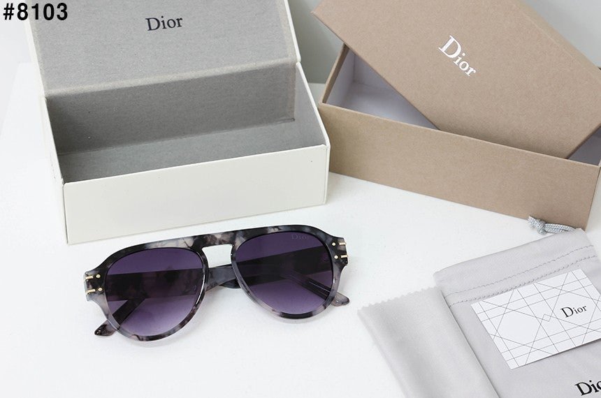 Read more about the article 🍀 [DIOR] 크리스찬 디올 A1U 에비에이터 선글라스 🍀#8103