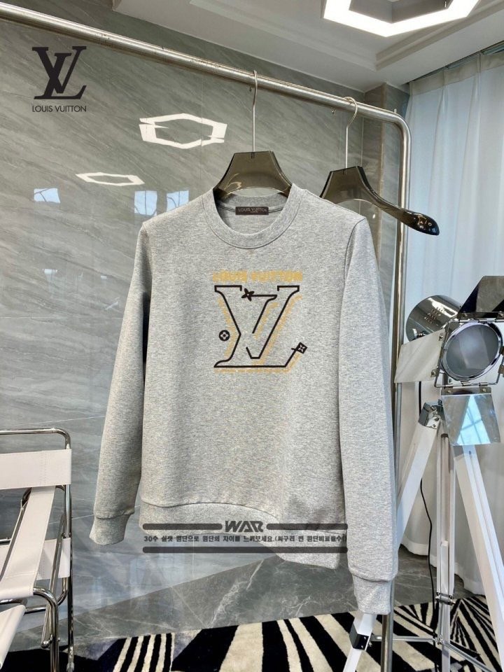 Read more about the article 루이비통 점선 시그니쳐 패턴 로고 맨투맨