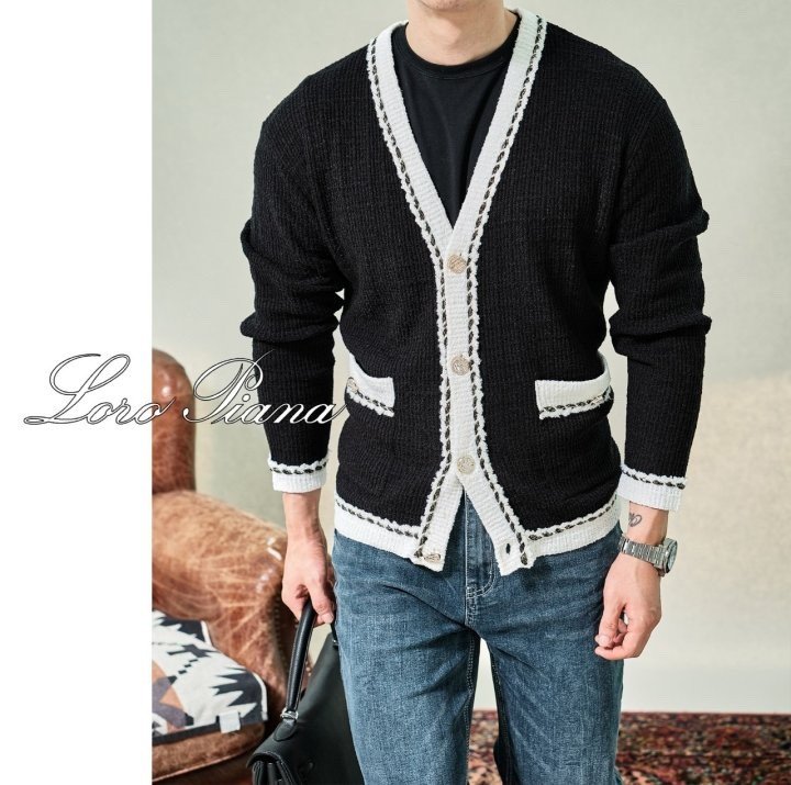 Read more about the article 로로피아나 핸드메이드 트위드 가디건 블랙