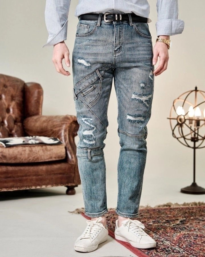 Read more about the article 로에베 올드머니 청바지