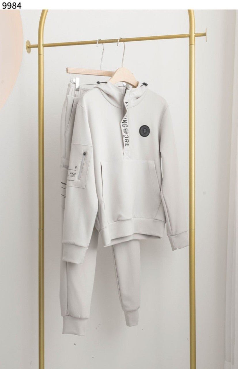 Read more about the article #어메이징크리 [AMAZINGCRE] 어메이징크리 아노락 남여공용 트레이닝 셋 신상입고💢 #세트 #9984