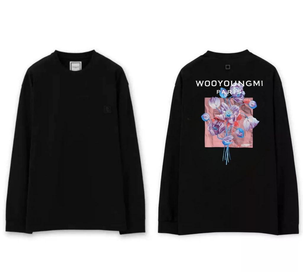 Read more about the article 우영미 3D 플라워 백로고 맨투맨