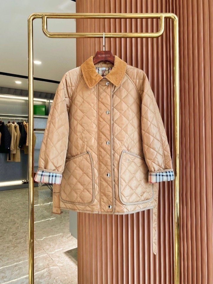 Read more about the article 버버리 여성 퀄팅 누빔 자켓