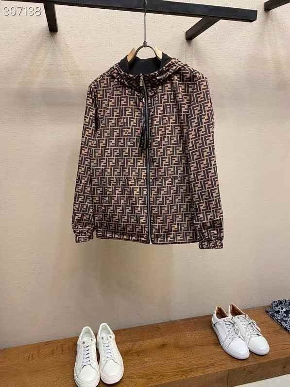 Read more about the article 펜디 리버시블 바람막이