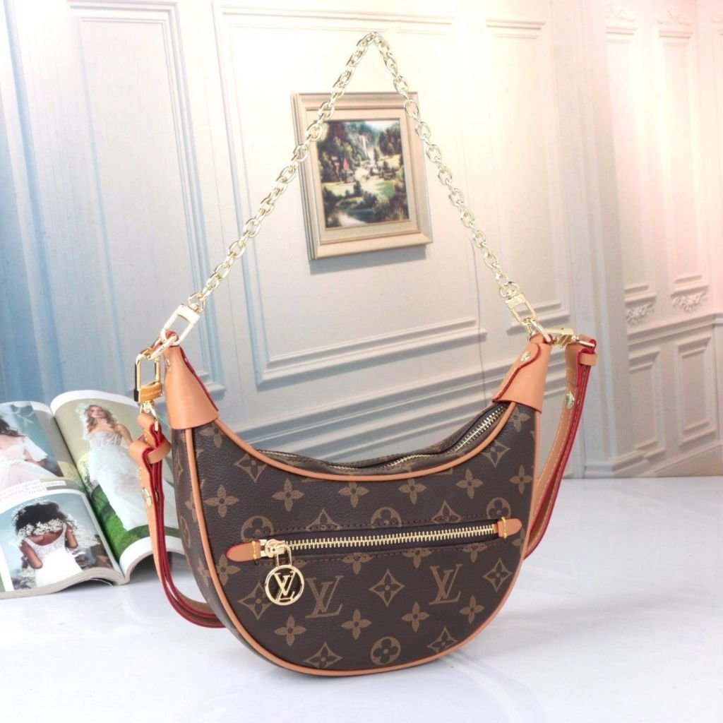 You are currently viewing 루이비통 크루와상 루프 체인백 (가방)