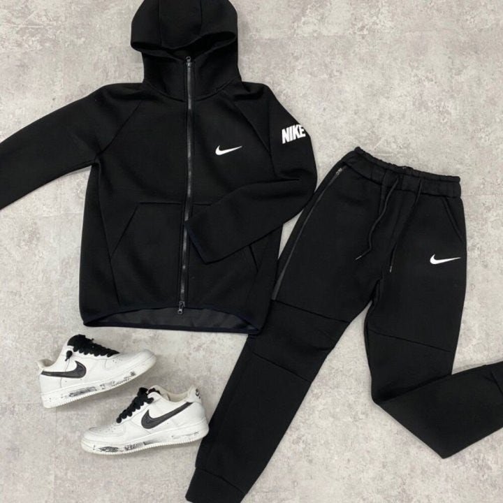 Read more about the article 나이키 네오프렌 테크 후드 세트