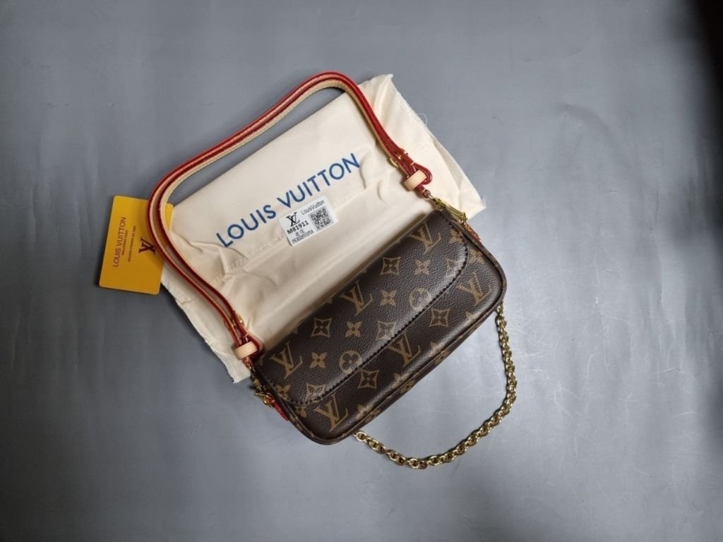 You are currently viewing 루이비통 아이비 모노 숄더백 (가방)