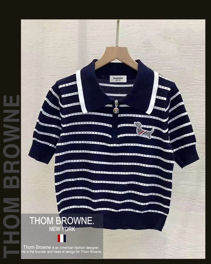 Read more about the article 톰브라운 여성 8986 헥터 카라 반집업 ST 반팔 니트