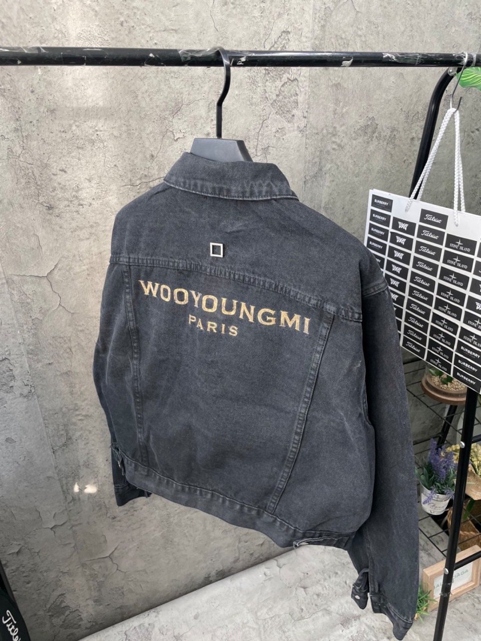 Read more about the article 우영미 블랙 데님 자켓