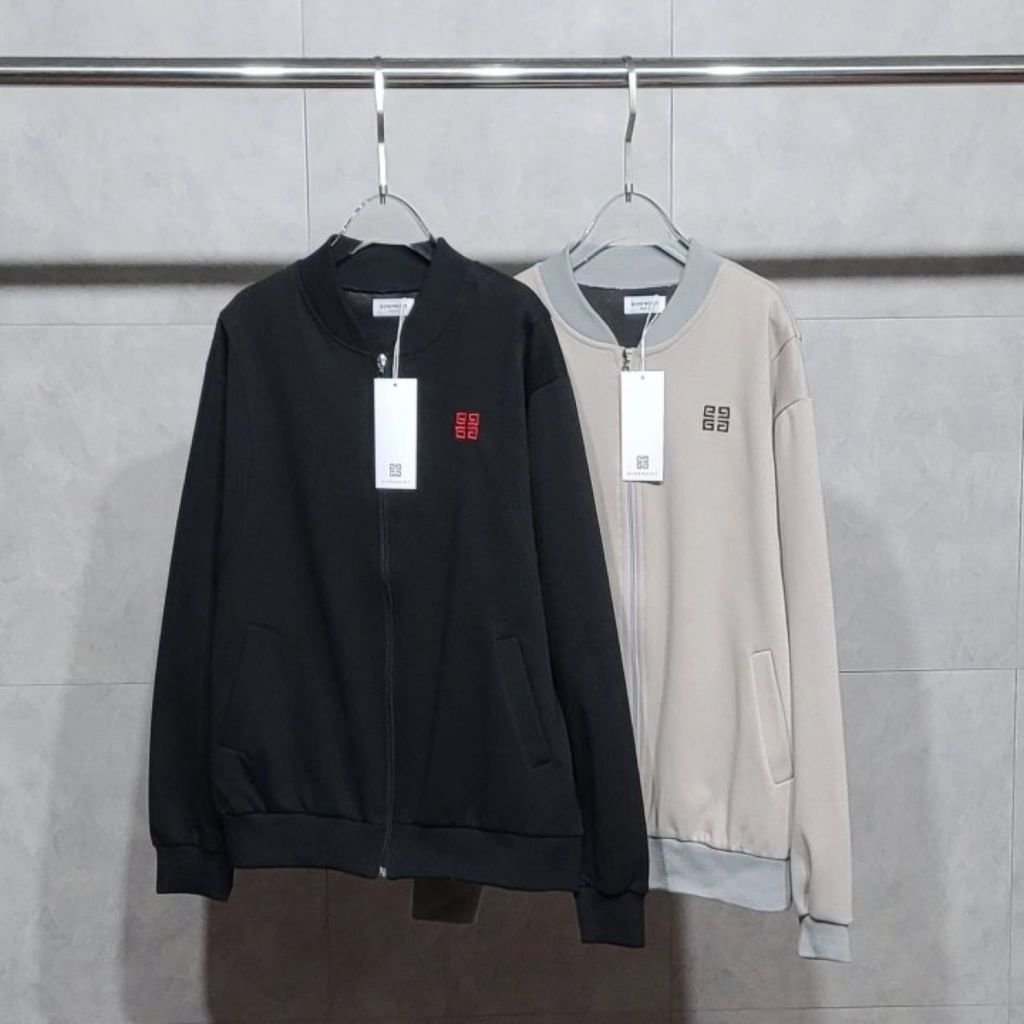 Read more about the article 지방시 자수 로고 블루종 자켓