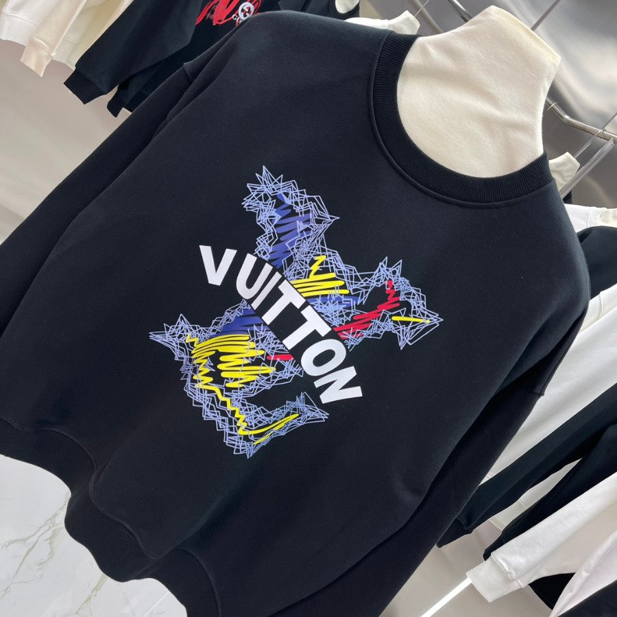 Read more about the article 루이비통 자카드 필기 로고 맨투맨