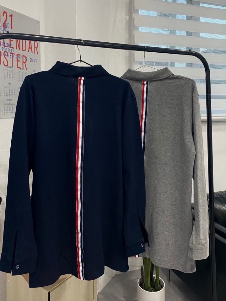 Read more about the article 톰브라운 등 빽로고 PK 긴팔 카라티