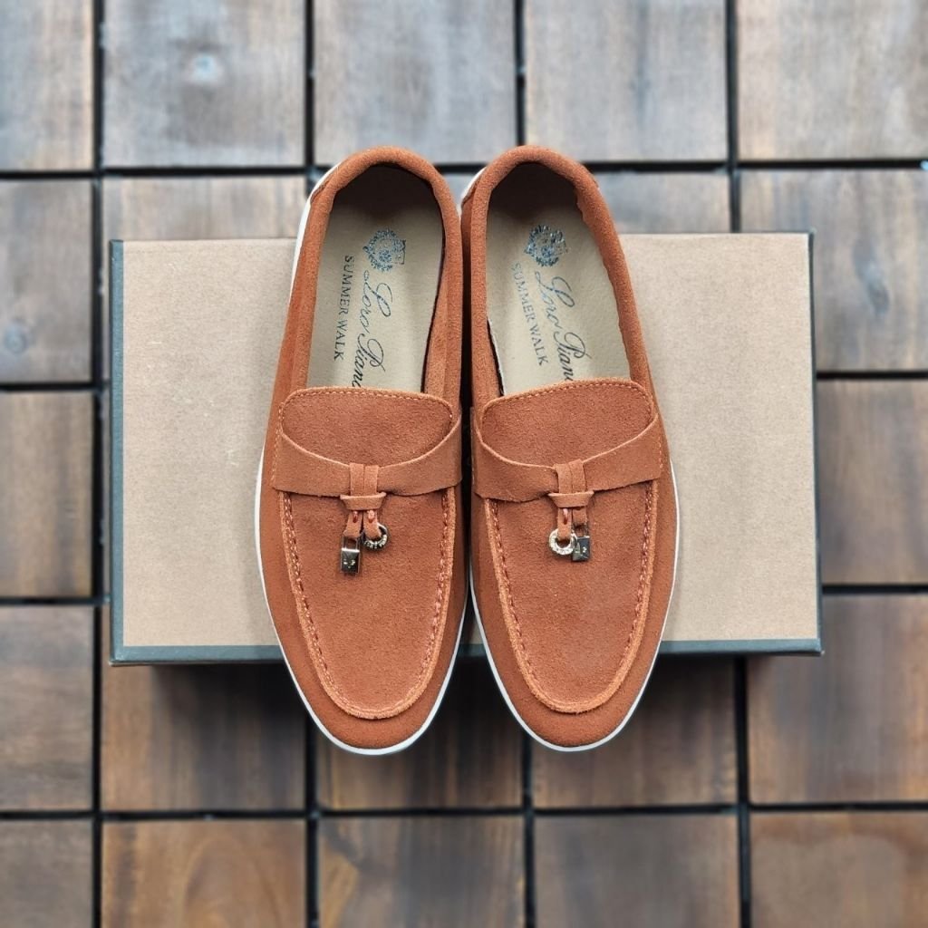 You are currently viewing 로로피아나 썸머워크 33 신발